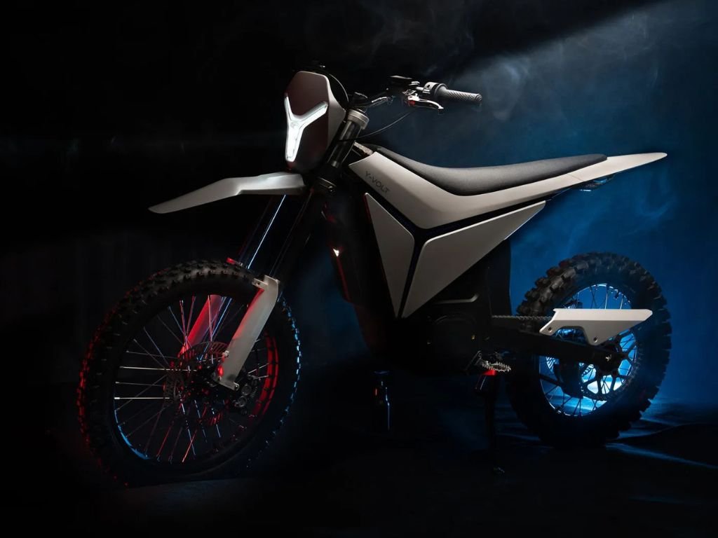 YVolt Surge V Branca Diagonal